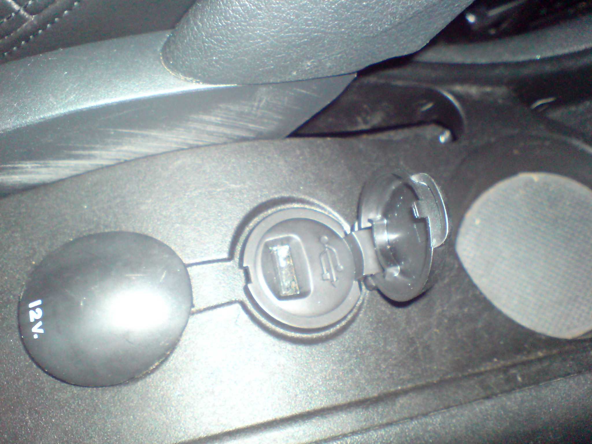 Forums / C4 The Garage / Swapped C4 Cigarette lighter for USB port - C4